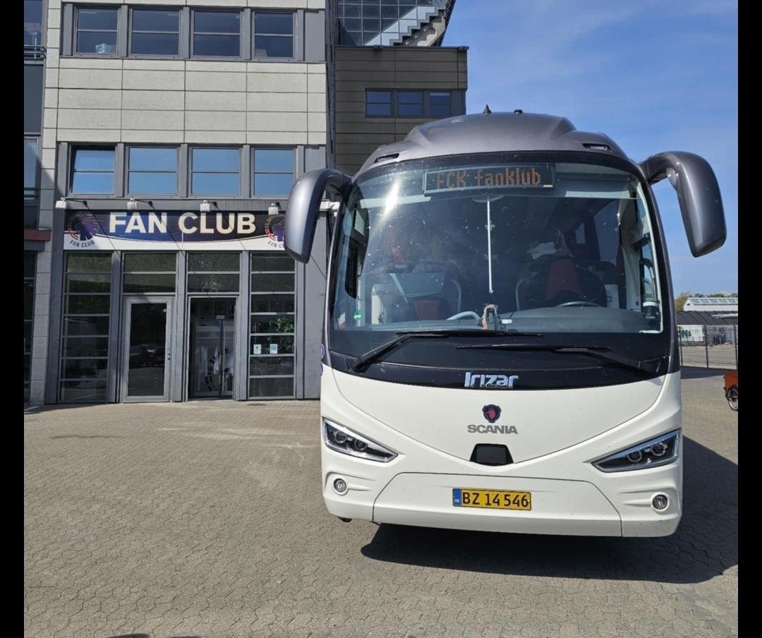 Bus ved fanklub